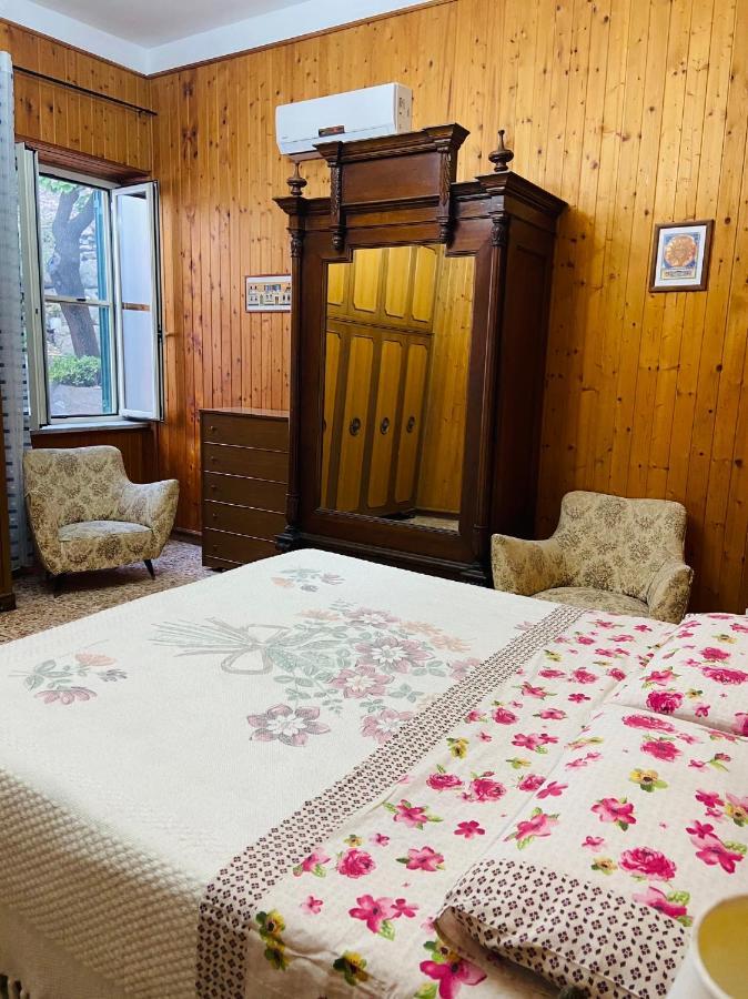 Villa Ninetta-Isabella กาเอตา ภายนอก รูปภาพ